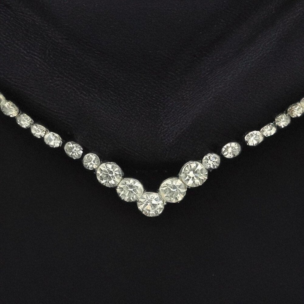 Vintage Rhinestone Crystal Graduated V Necklace Silvertone 16"